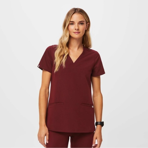 Figs: Burgundy Casma Three-Pocket Scrub Top - Picture 5 of 5